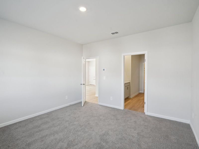 Spacious, unfurnished interior of a new home in Avalon - Reserve Series, Conyers (Image 15).