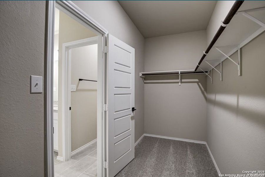 Image 28 of a home in Royal Crest.