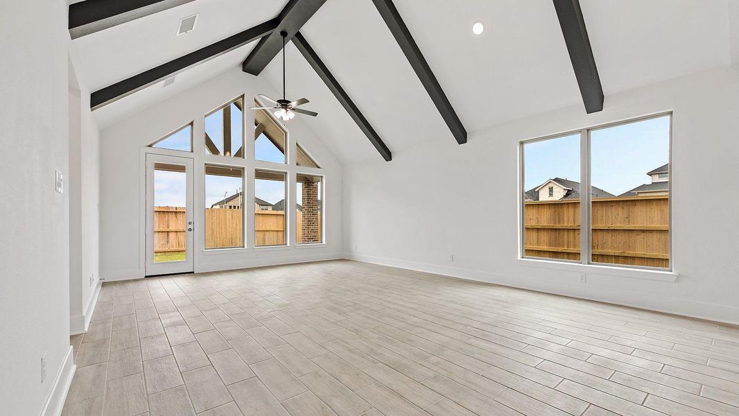 Spacious, unfurnished interior of a new home in The Trails, New Caney (Image 10).
