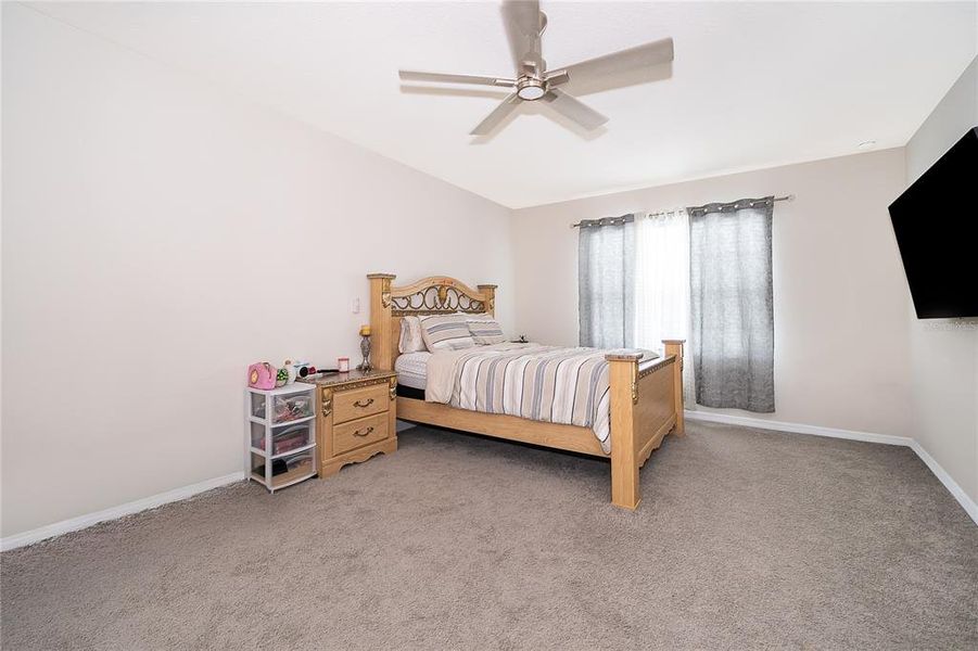 Furnished interior view inside a new home in Kindred, Kissimmee (Image 13).