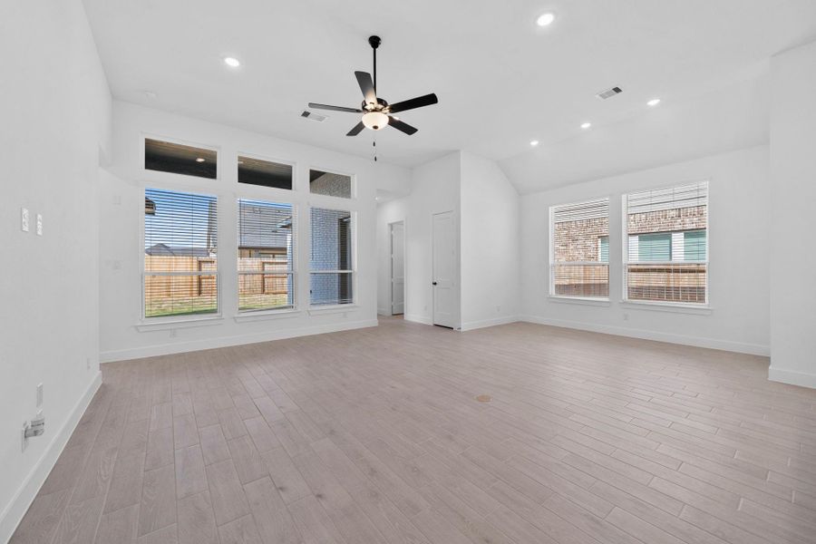 Spacious, unfurnished interior of a new home in Jubilee Chateau, Hockley (Image 21).