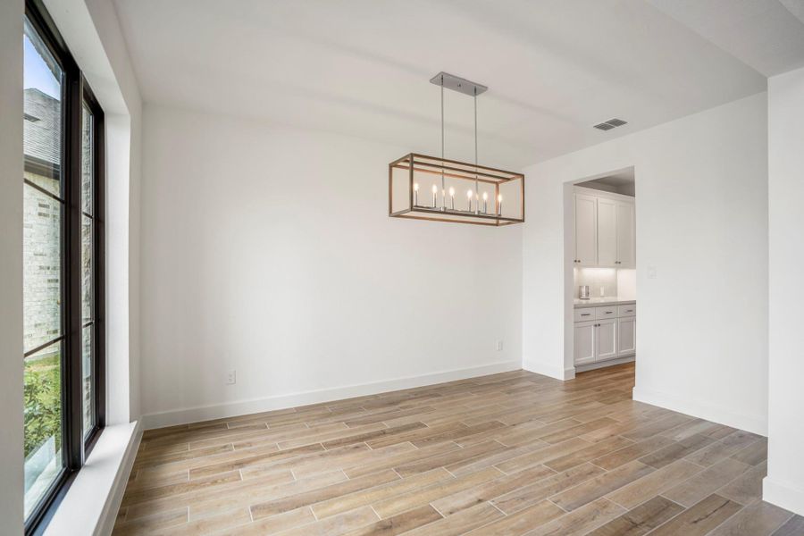 Spacious, unfurnished interior of a new home in Fulbrook on Fulshear Creek, Fulshear (Image 35).
