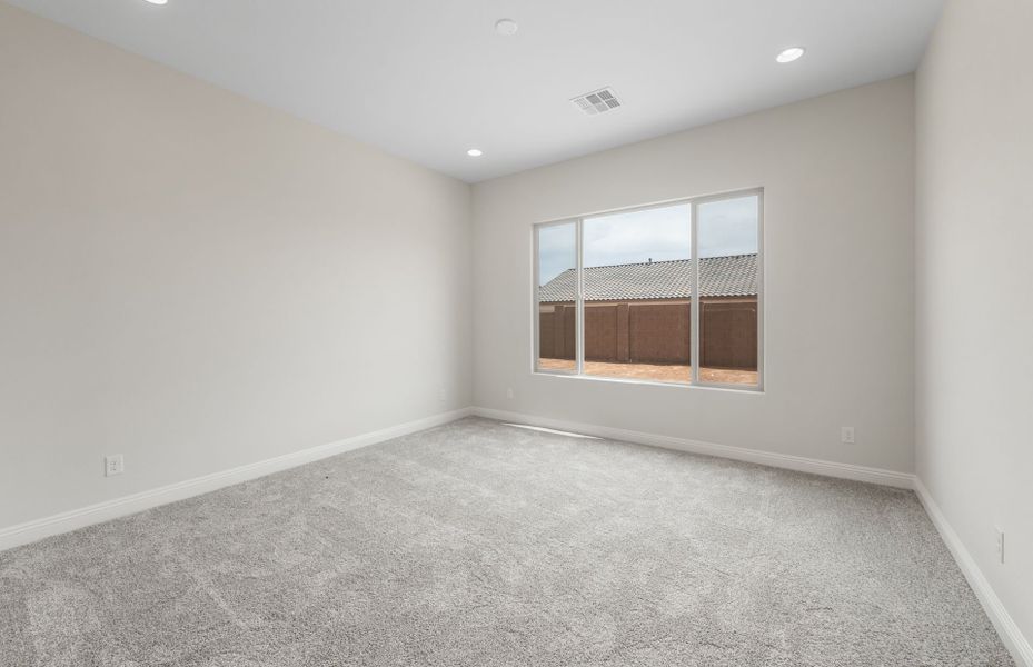 Spacious, unfurnished interior of a new home in Artisan at Asante, Surprise (Image 23).
