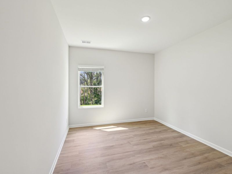 Spacious, unfurnished interior of a new home in Oakwood, Mebane (Image 13).
