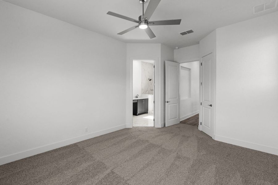 Spacious, unfurnished interior of a new home in Centero at Stone Oak, San Antonio (Image 16).