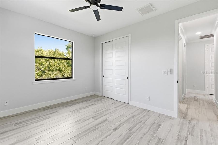 Spacious, unfurnished interior of a new home in , Englewood (Image 40).