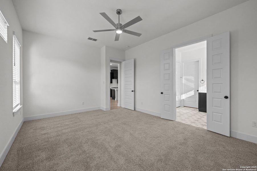 Spacious, unfurnished interior of a new home in Stillwater Ranch, San Antonio (Image 33).
