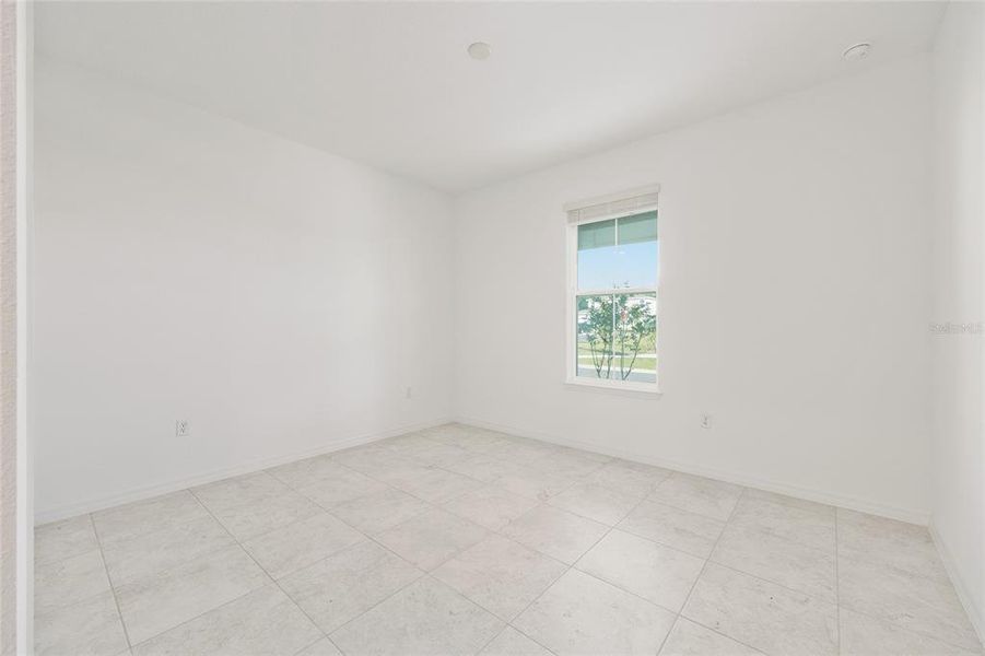 Spacious, unfurnished interior of a new home in Calesa Township, Ocala (Image 30).