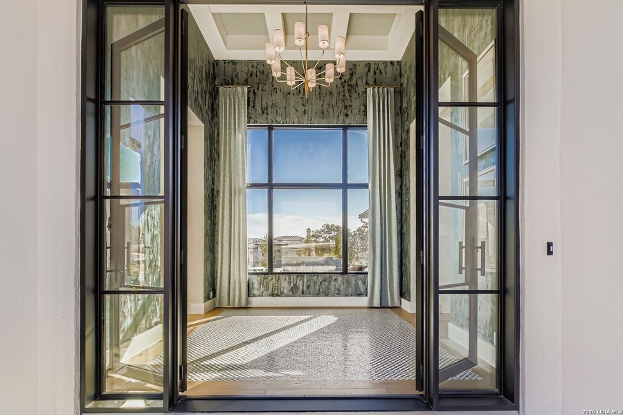 Exterior details and patio area of a home in Pecan Springs, Boerne (Image 26).