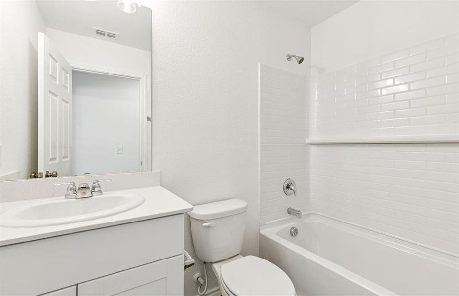 Spacious secondary bathroom with premium finishes Spacious secondary bathroom with premium finishes