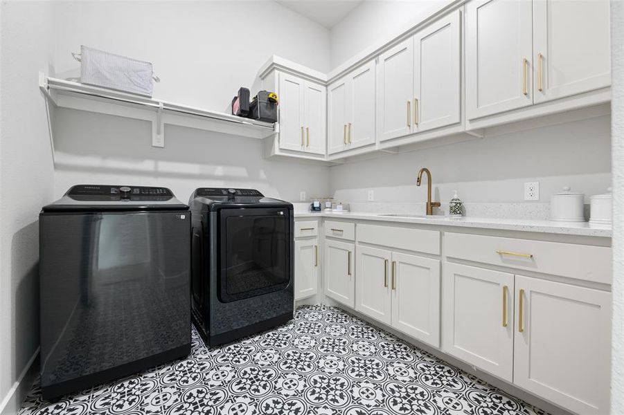 Furnished interior view inside a new home in Star Trail, Prosper (Image 13).