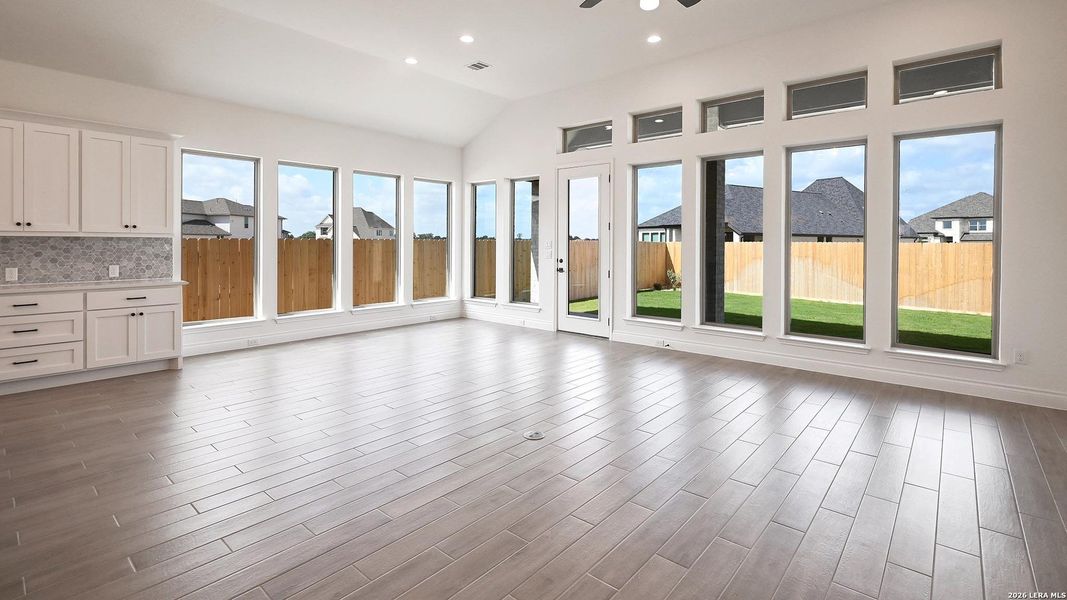 Spacious, unfurnished interior of a new home in Legacy at Lake Dunlap, New Braunfels (Image 15).