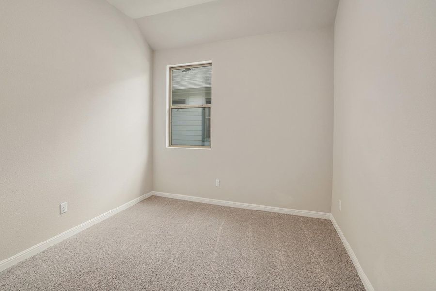 Spacious, unfurnished interior of a new home in Trinity Ranch, Elgin (Image 21).