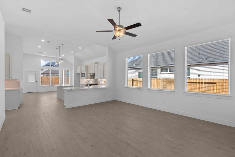 Spacious, unfurnished interior of a new home in Attwater, Waller (Image 25).