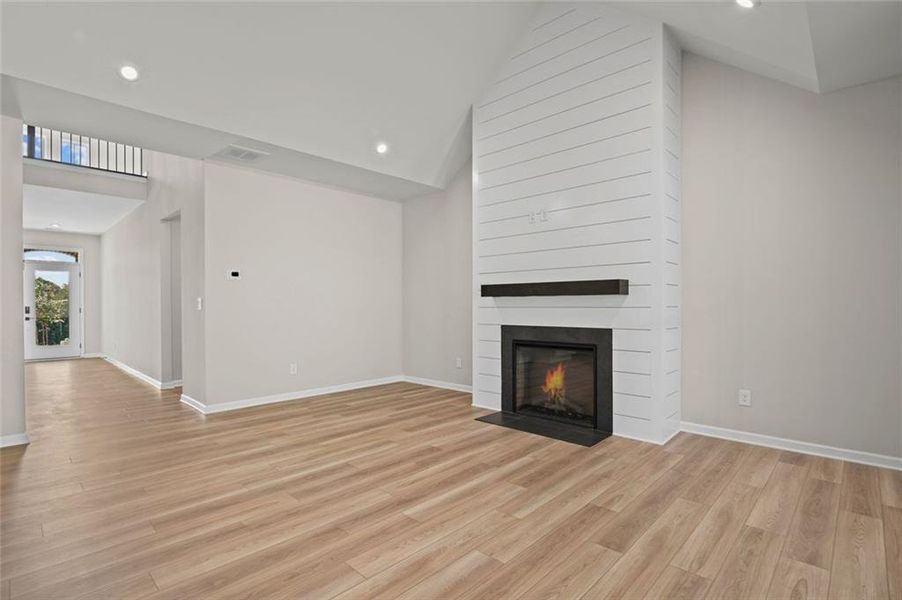 Spacious, unfurnished interior of a new home in Easton Park, Dallas (Image 14).