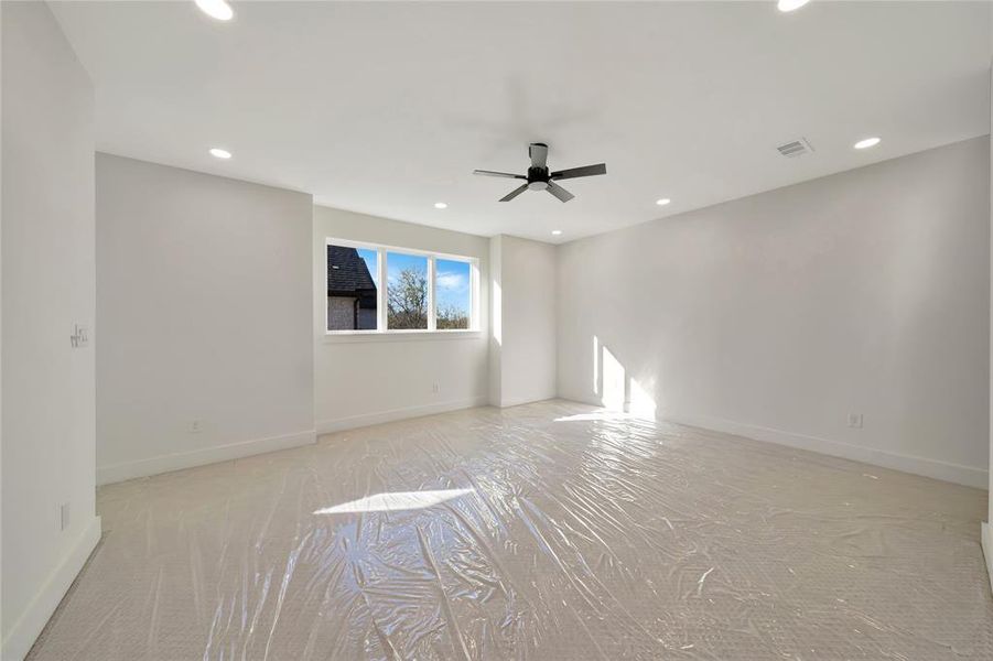 Spacious, unfurnished interior of a new home in , Garland (Image 16).