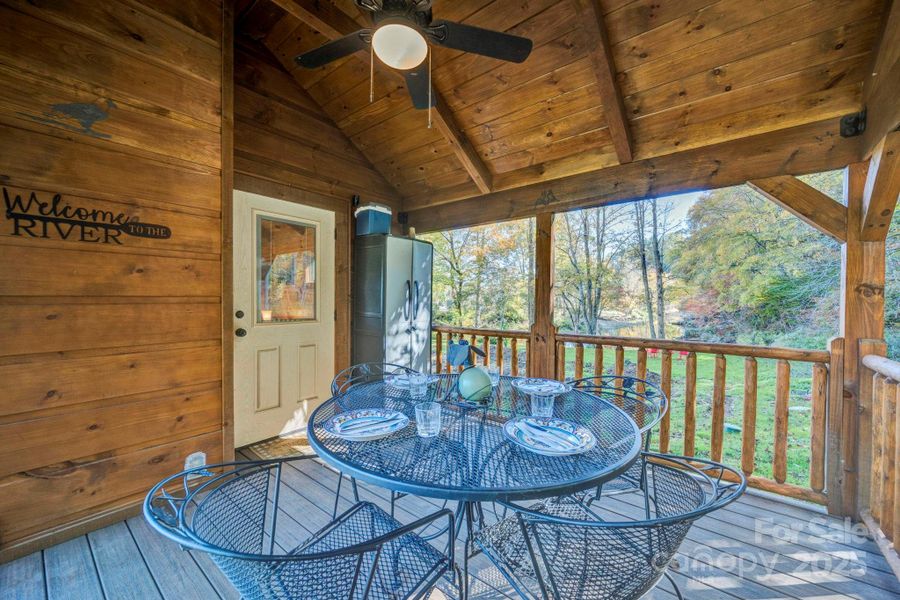 Porch with table & 4 chairs