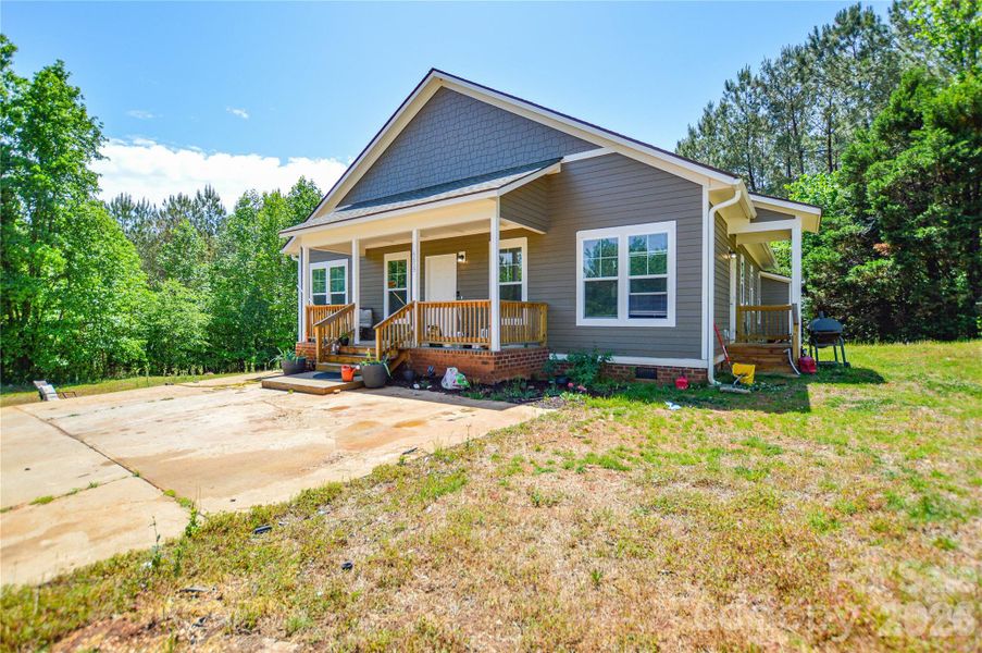 Exterior details and patio area of a home in , Lilesville (Image 21).