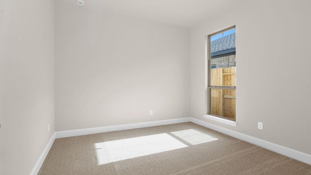 Spacious, unfurnished interior of a new home in Valencia, Manvel (Image 9).