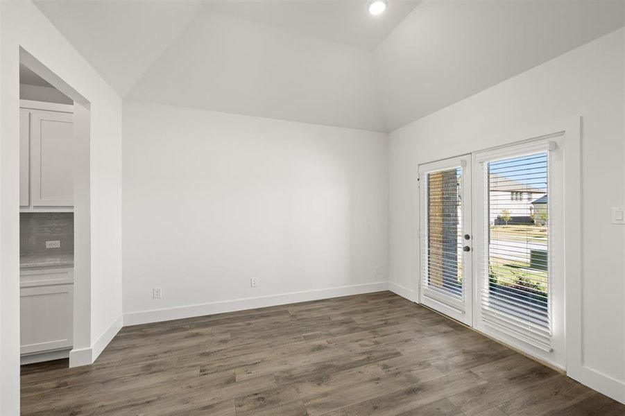 Spacious, unfurnished interior of a new home in Shady Valley Estates, Midlothian (Image 18). Spacious, unfurnished interior of a new home in Shady Valley Estates, Midlothian (Image 18).