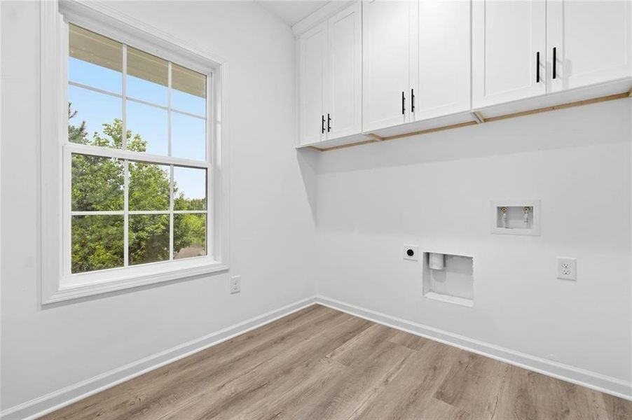 Spacious, unfurnished interior of a new home in , Gainesville (Image 20).