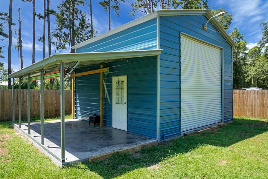 Exterior details and patio area of a home in , Walterboro (Image 28).