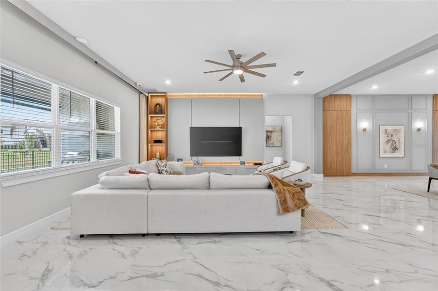 Furnished interior view inside a new home in , Orlando (Image 32).