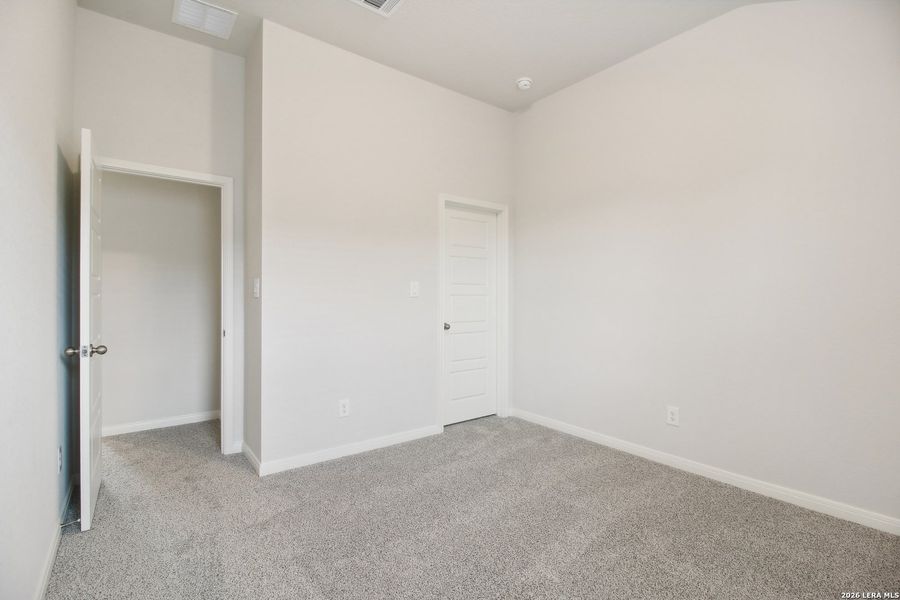 Spacious, unfurnished interior of a new home in , San Antonio (Image 18).