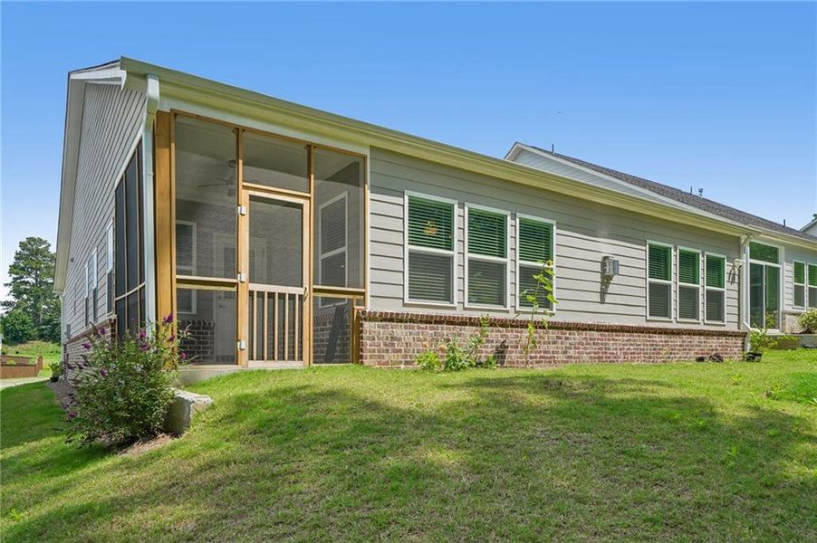 Exterior details and patio area of a home in Bennett Park, Grayson (Image 23).