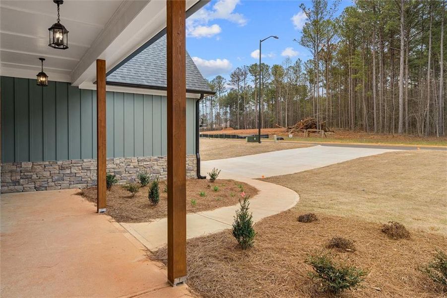 Exterior details and patio area of a home in , Rockmart (Image 3).