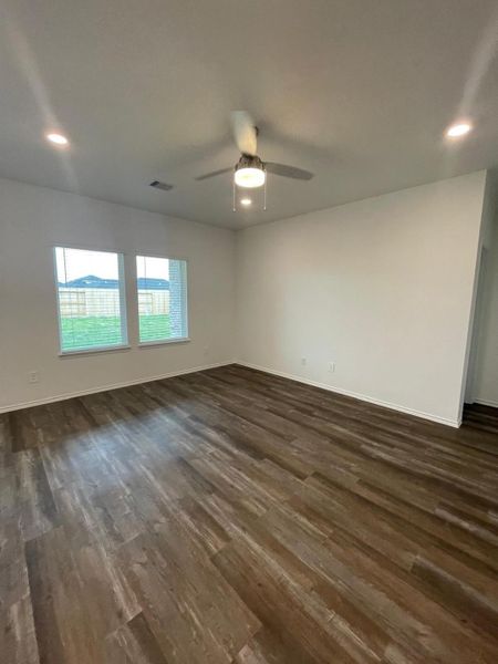 Spacious, unfurnished interior of a new home in Sunterra, Katy (Image 7). Spacious, unfurnished interior of a new home in Sunterra, Katy (Image 7).