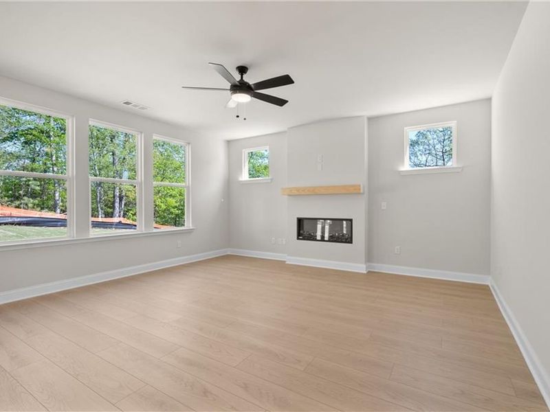 Spacious, unfurnished interior of a new home in Melody Lakeside Estates, Buford (Image 15).