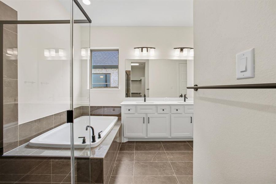 Furnished interior view inside a new home in Tavolo Park Cottages, Fort Worth (Image 14). Furnished interior view inside a new home in Tavolo Park Cottages, Fort Worth (Image 14).