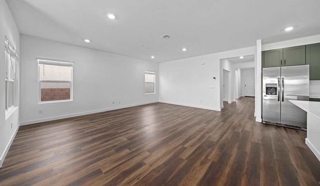 Spacious, unfurnished interior of a new home in Solterra, Green Valley (Image 22).