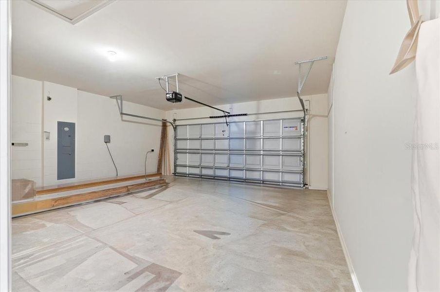 Spacious, unfurnished interior of a new home in , Lakeland (Image 18).