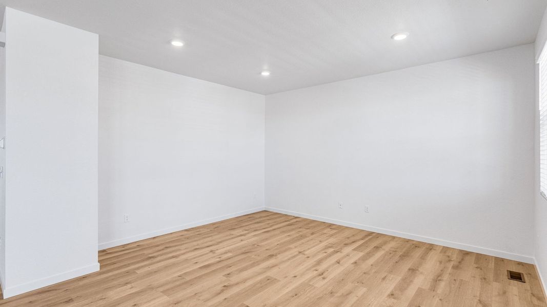 Spacious, unfurnished interior of a new home in Horizon Uptown, Aurora (Image 13). Spacious, unfurnished interior of a new home in Horizon Uptown, Aurora (Image 13).