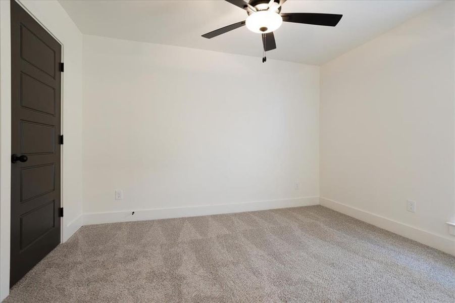 Spacious, unfurnished interior of a new home in The Preserve At Country Ridge, Sherman (Image 21).