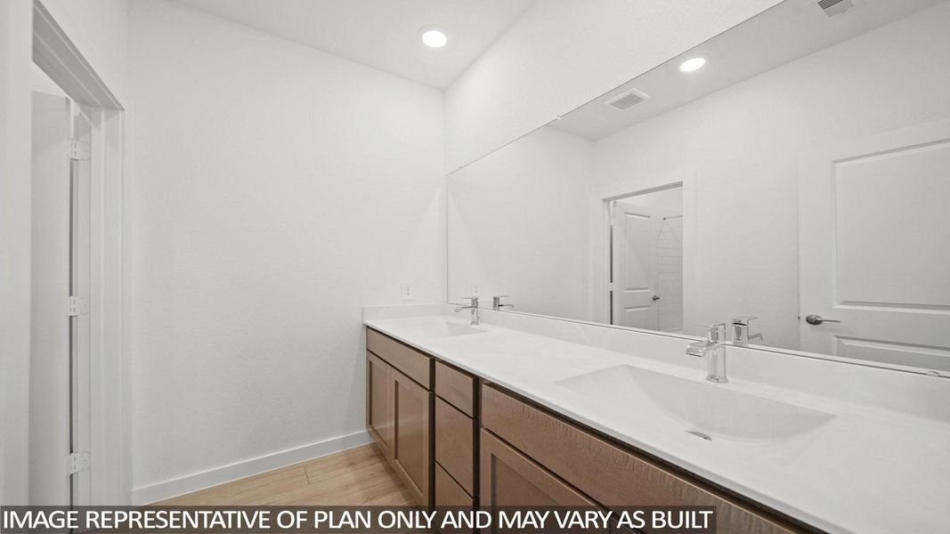 Furnished interior view inside a new home in Riverside Estates, Mont Belvieu (Image 6).