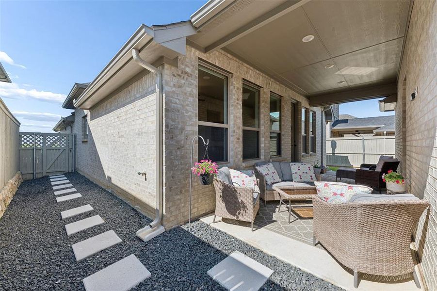 Exterior details and patio area of a home in , Northlake (Image 22).