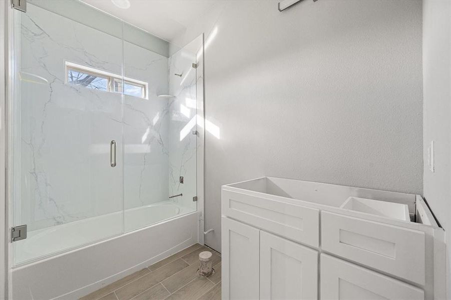 Furnished interior view inside a new home in , Kerens (Image 11).