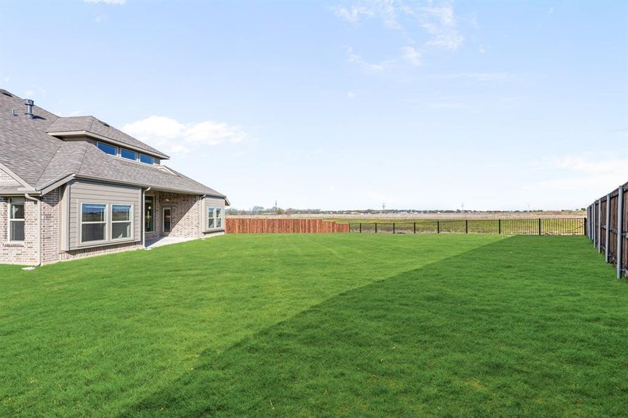 Exterior details and patio area of a home in Silo Mills, Joshua (Image 3).