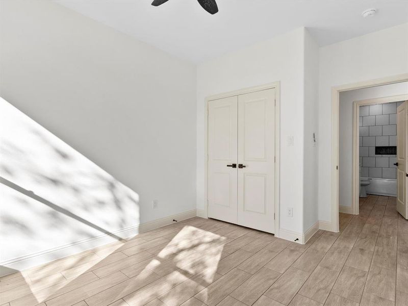 Spacious, unfurnished interior of a new home in , Granbury (Image 19).