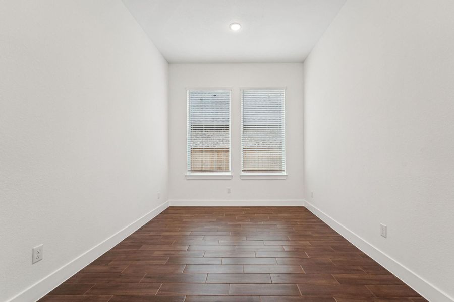 Spacious, unfurnished interior of a new home in Kresston, Montgomery (Image 31).