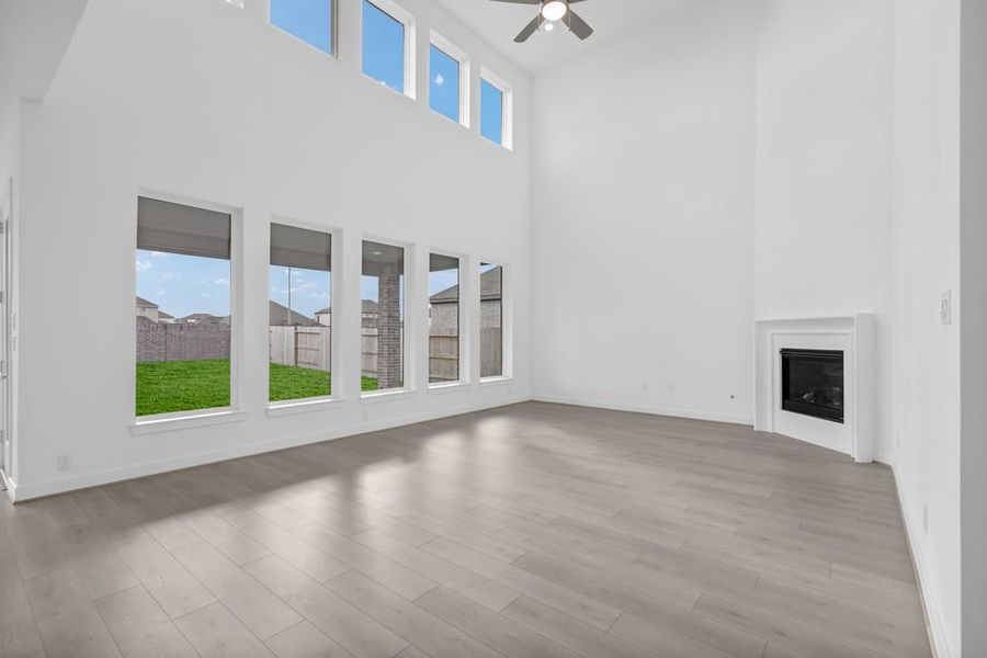 Spacious, unfurnished interior of a new home in Avalon at Friendswood 70s, Friendswood (Image 20).