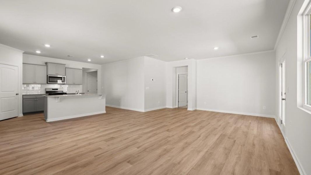 Spacious, unfurnished interior of a new home in Creekview, Atlanta (Image 12).