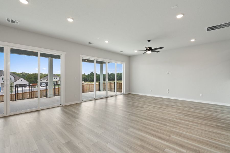 Spacious, unfurnished interior of a new home in Lariat, Liberty Hill (Image 34).