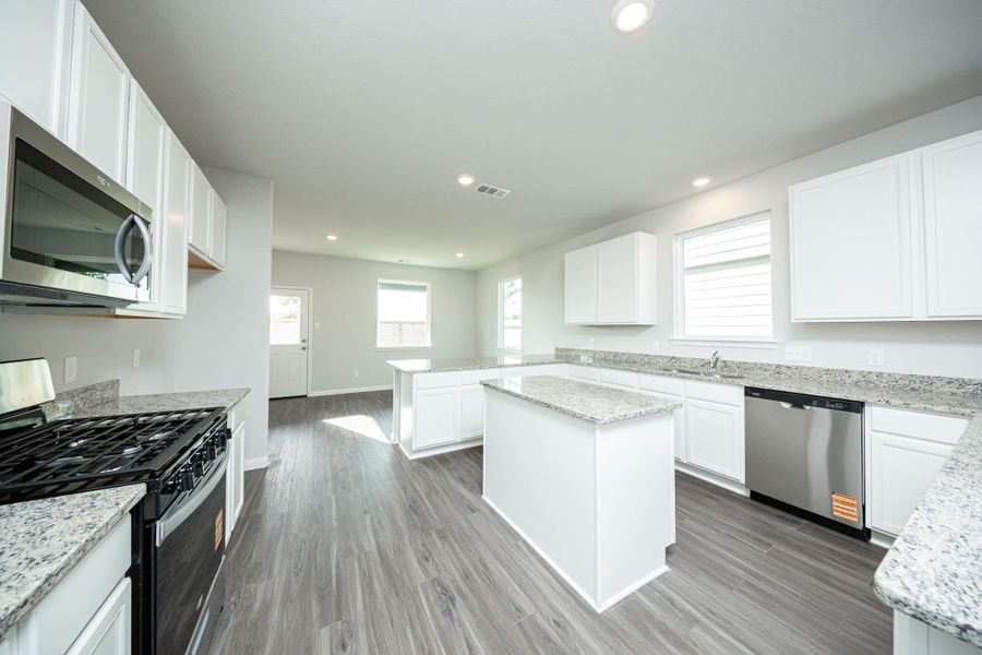 Furnished interior view inside a new home in Cliffstone Hills, Conroe (Image 6). Furnished interior view inside a new home in Cliffstone Hills, Conroe (Image 6).