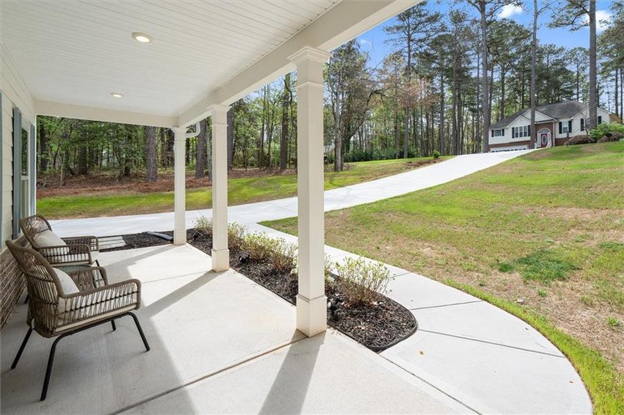 Exterior details and patio area of a home in Fairfield Plantation, Villa Rica (Image 31).