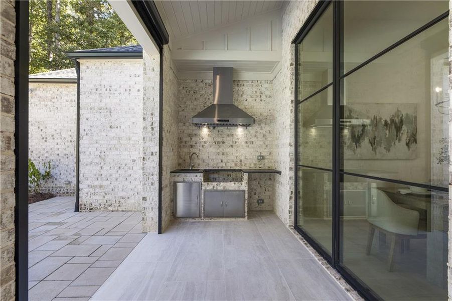 Exterior details and patio area of a home in , Alpharetta (Image 37).