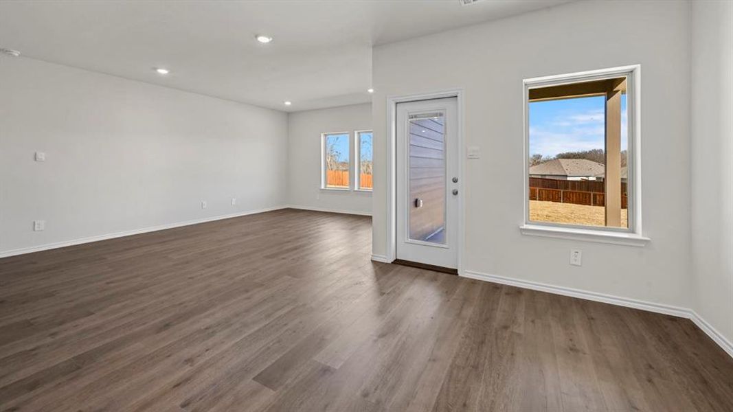 Spacious, unfurnished interior of a new home in Saddlebrook, Waxahachie (Image 22).